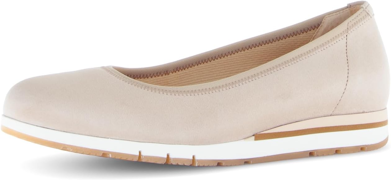 Gabor Ballerine Donna Vernice Quercia Blu indossate in ufficio con abbigliamento business casual